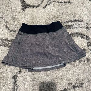 Lululemon Women's Black Skirt